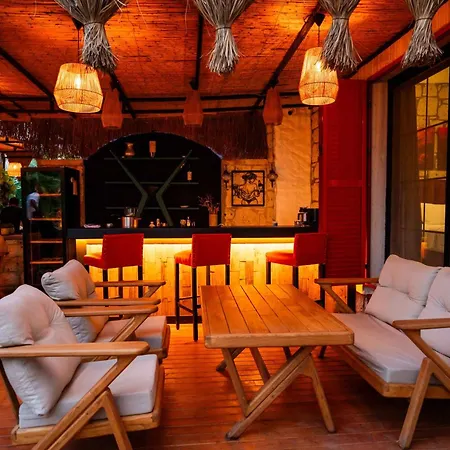 Karnelyan Alacati * Çeşme