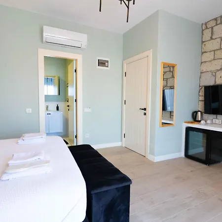 Karnelyan Alacati * Çeşme