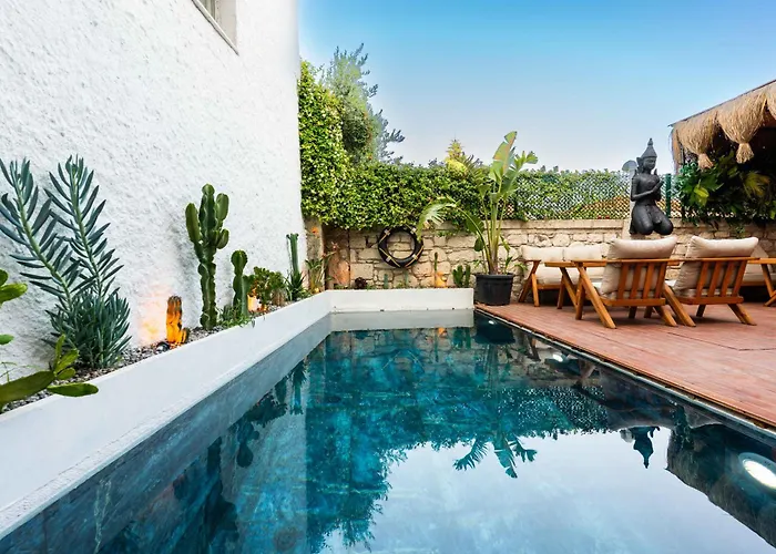 Karnelyan Alacati * Çeşme